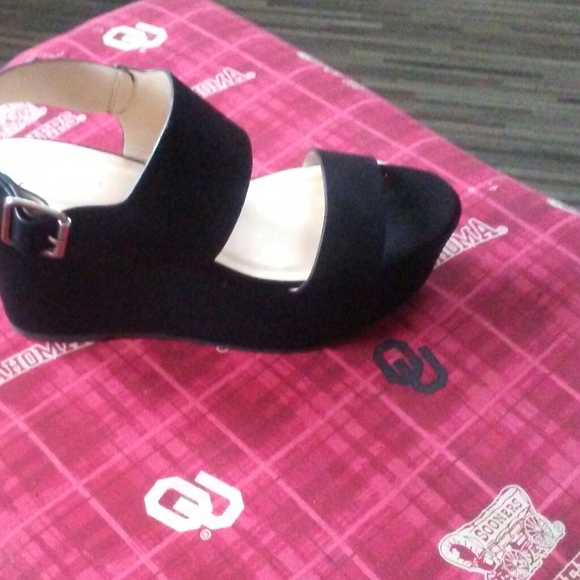 Shoes - Picture 2 of 2